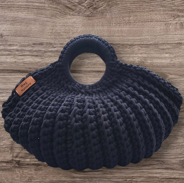 Gehaekelte_Tasche_schwarz
